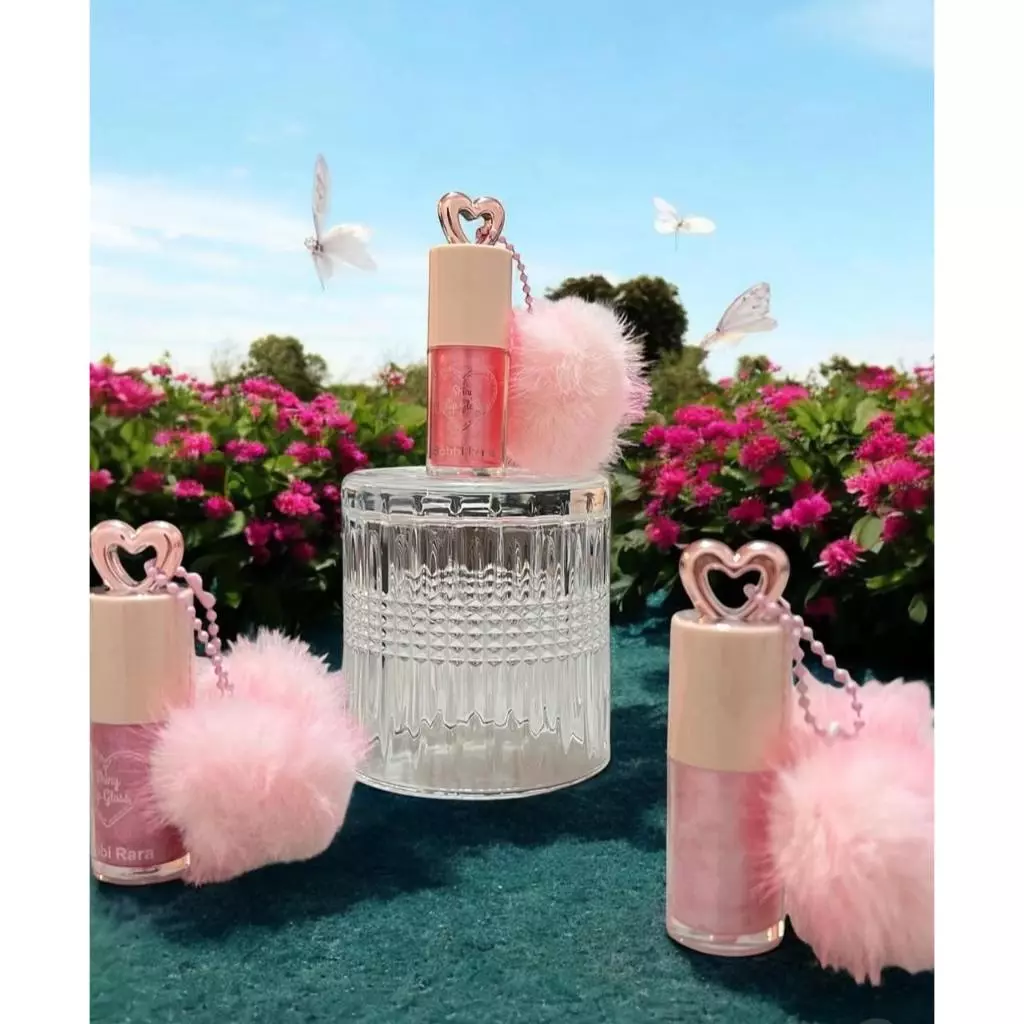 LIP GLOS SHINY LOVE BOBI RARA COM CHAVEIRO POMPOM